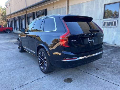 2025 Volvo XC90 B6 Plus 7-Seater