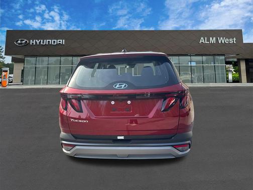 2026 Hyundai TUCSON SE