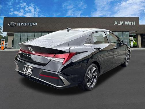 2025 Hyundai ELANTRA SEL