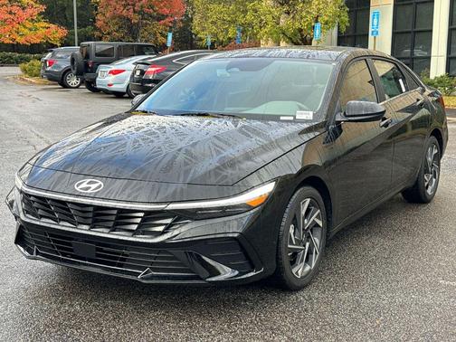 2025 Hyundai ELANTRA SEL