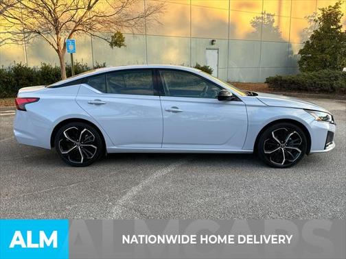 2023 Nissan Altima SR FWD