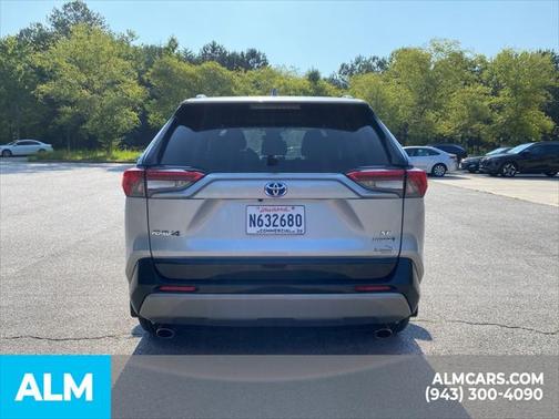 2023 Toyota RAV4 Hybrid SE