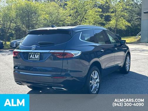 2023 Buick Enclave Essence AWD