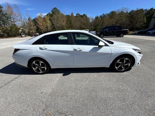 2022 Hyundai ELANTRA HEV Limited