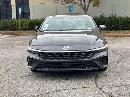 2025 Hyundai ELANTRA SEL