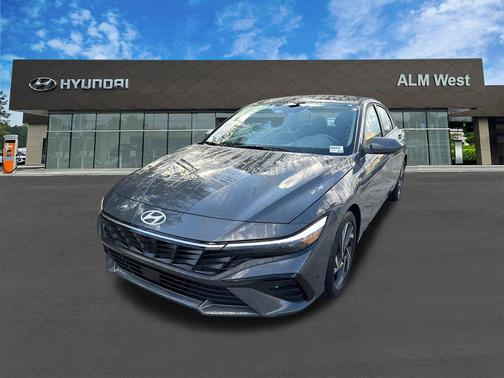 2025 Hyundai ELANTRA SEL