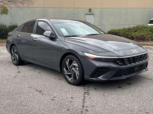 2025 Hyundai ELANTRA SEL