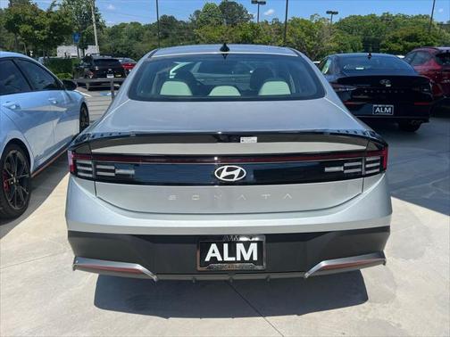 2025 Hyundai SONATA SE