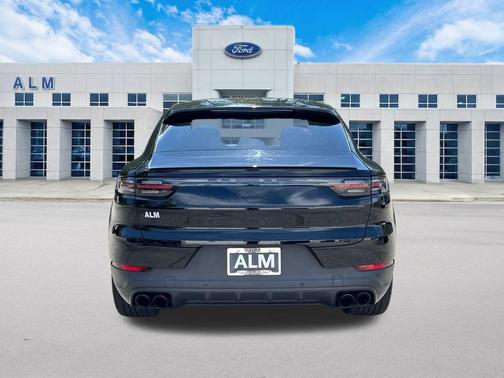 2022 Porsche Cayenne S