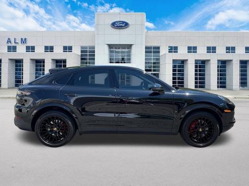 2022 Porsche Cayenne S