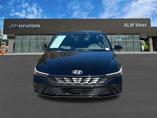 2025 Hyundai ELANTRA SEL