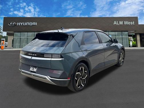 2022 Hyundai IONIQ 5 SE Standard Range