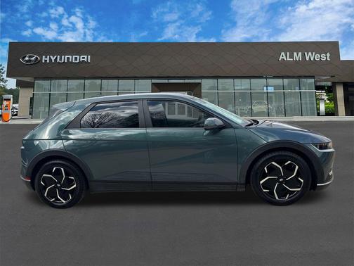 2022 Hyundai IONIQ 5 SE Standard Range