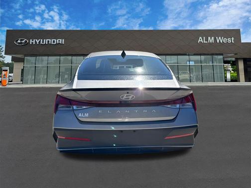 2025 Hyundai ELANTRA Sport