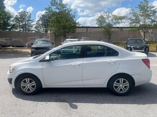 Summit White 2014 Chevrolet Sonic LT