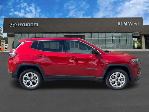 Red Hot Pearlcoat 2025 Jeep Compass Latitude