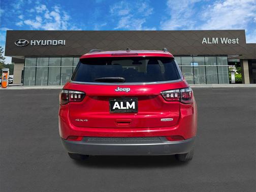 Red Hot Pearlcoat 2025 Jeep Compass Latitude