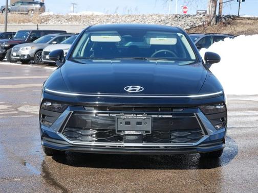 2025 Hyundai SONATA SE