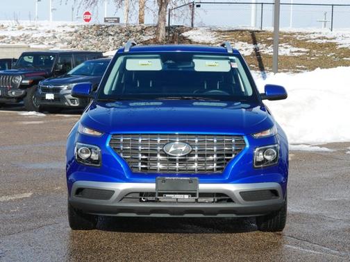 2025 Hyundai VENUE SEL