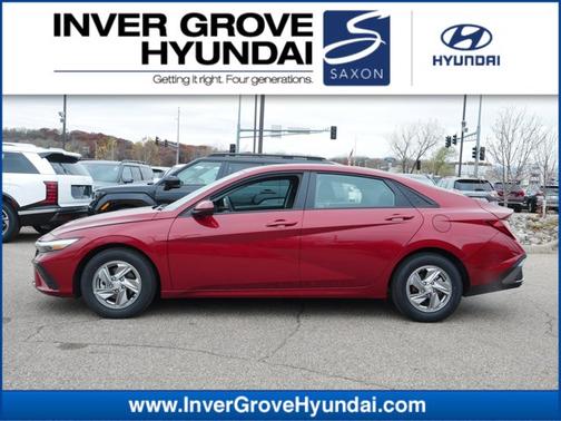 2025 Hyundai ELANTRA SE