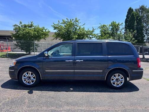 BLUE 2008 Chrysler Town & Country Limited