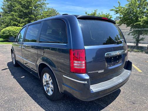 BLUE 2008 Chrysler Town & Country Limited
