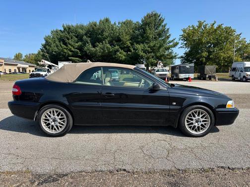 2004 Volvo C70 LT