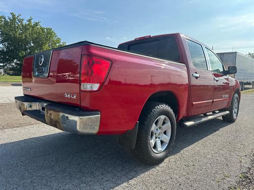 2005 Nissan Titan XE Crew Cab