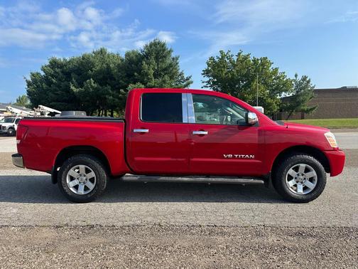 2005 Nissan Titan XE Crew Cab