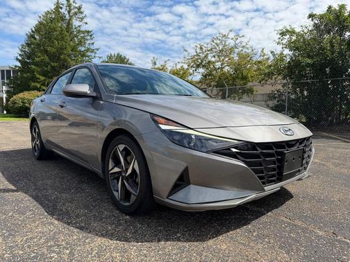 Fluid Metal 2023 Hyundai ELANTRA SEL