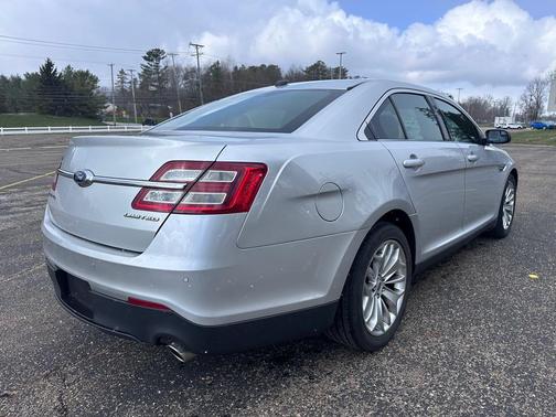 2015 Ford Taurus Limited
