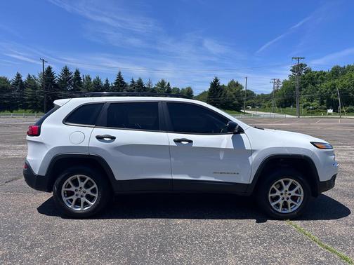 Bright White Clearcoat 2016 Jeep Cherokee Sport