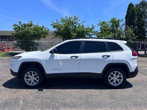 Bright White Clearcoat 2016 Jeep Cherokee Sport