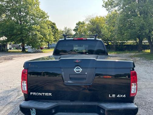 2008 Nissan Frontier LE Crew Cab