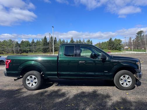 GREEN 2017 Ford F-150 SUPER CAB