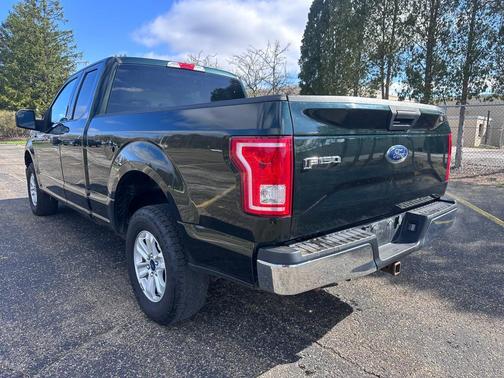 GREEN 2017 Ford F-150 SUPER CAB