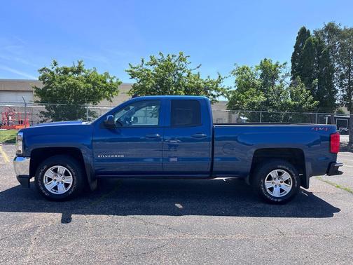 Deep Ocean Blue Metallic 2018 Chevrolet Silverado 1500 1LT