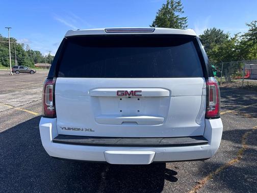 WHITE 2019 GMC Yukon XL SLT