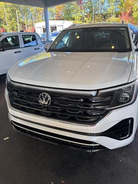 2024 Volkswagen Atlas 2.0T SEL Premium R-Line 4MOTION