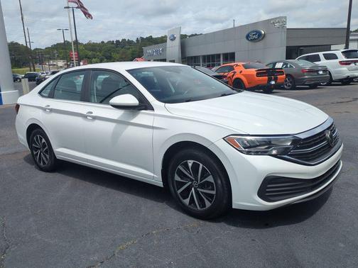 Pure White 2024 Volkswagen Jetta 1.5T S