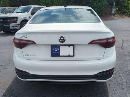 Pure White 2024 Volkswagen Jetta 1.5T S