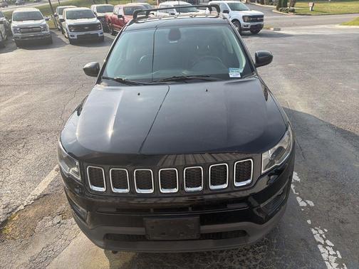 Diamond Black Crystal Pearlcoat 2020 Jeep Compass Latitude