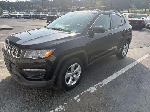 Diamond Black Crystal Pearlcoat 2020 Jeep Compass Latitude