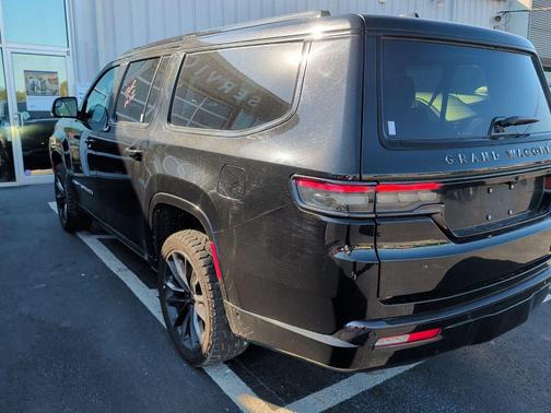 Diamond Black Crystal Pearlcoat 2024 Jeep Grand Wagoneer L Series II 4x4