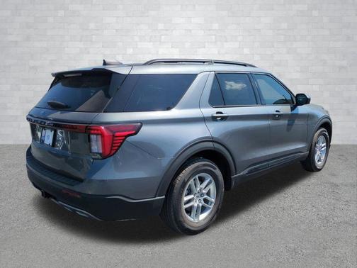 CARBONIZED GRAY METALLIC 2026 Ford Explorer Active
