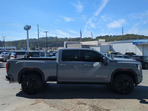 2025 GMC Sierra 2500 AT4