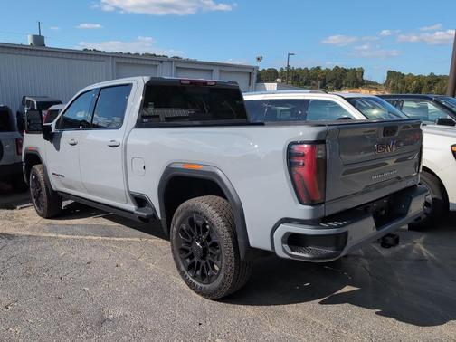2025 GMC Sierra 2500 AT4