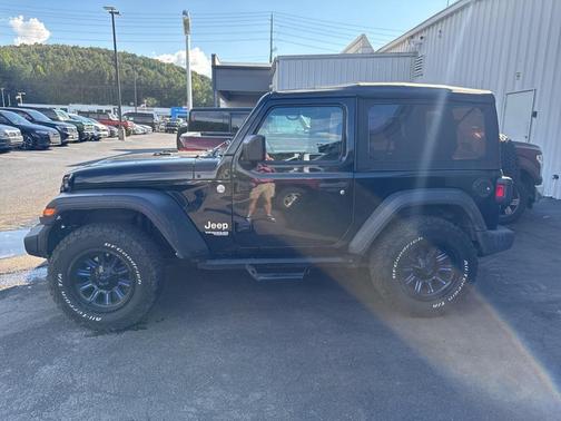 2020 Jeep Wrangler Sport