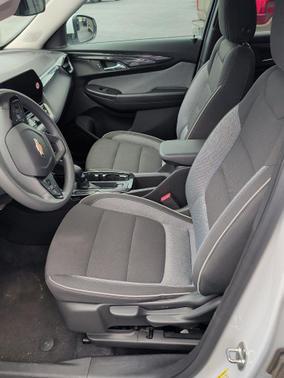 Summit White 2025 Chevrolet Trailblazer LT