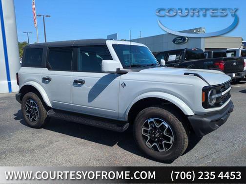 Avalanche Gray 2026 Ford Bronco Outer Banks